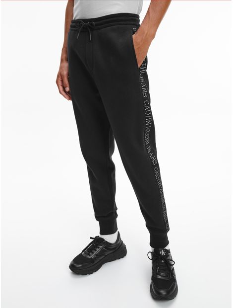 Calvin Klein pantalón chandal de algodón orgánico con logo y corte ajustado  Color NEGRO Talla S