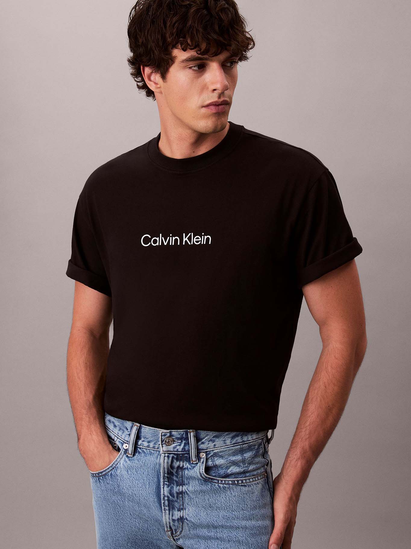 Remera relaxed con logo — imagen 5