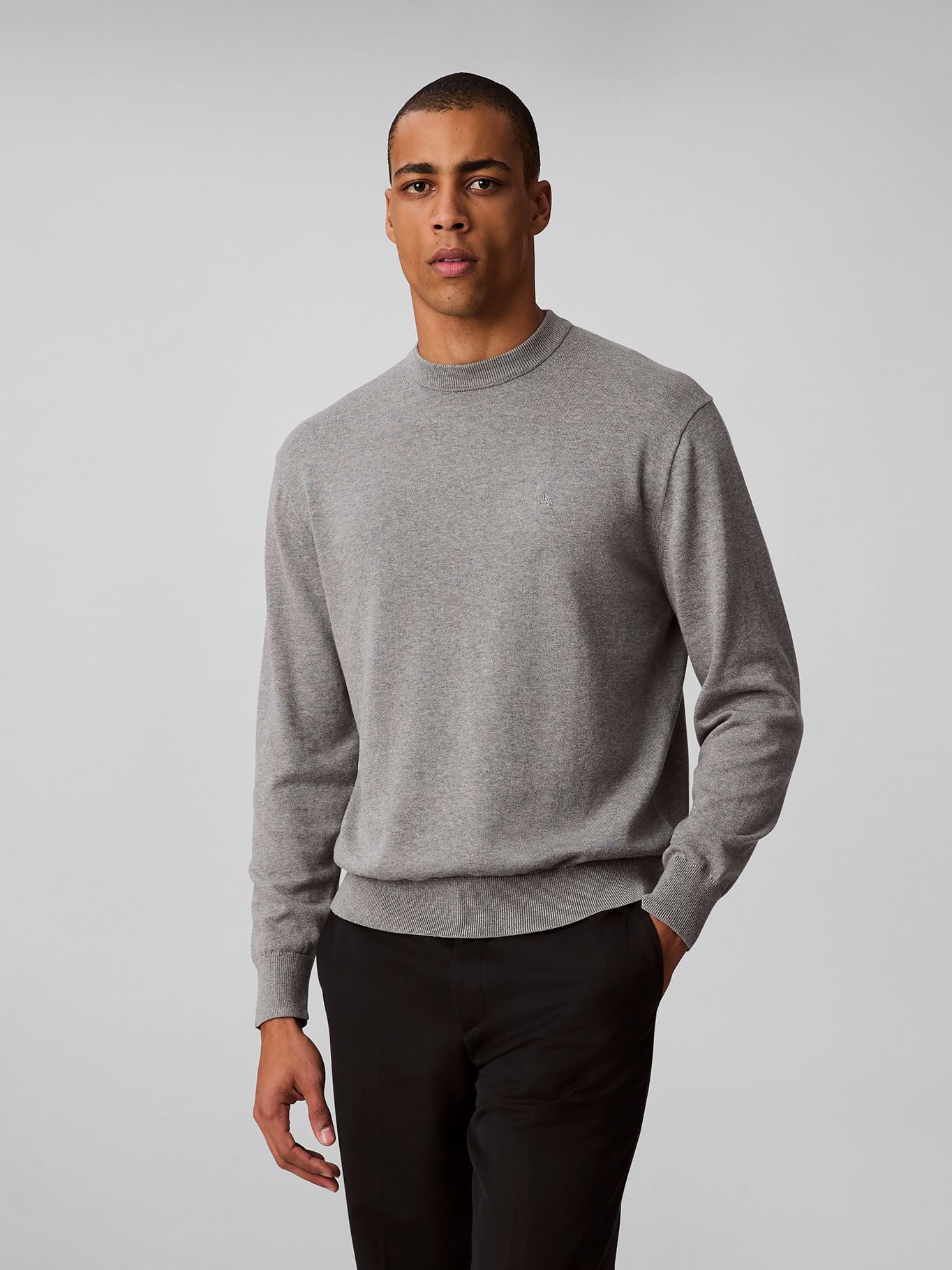 Sweater Calvin Klein con cuello redondo