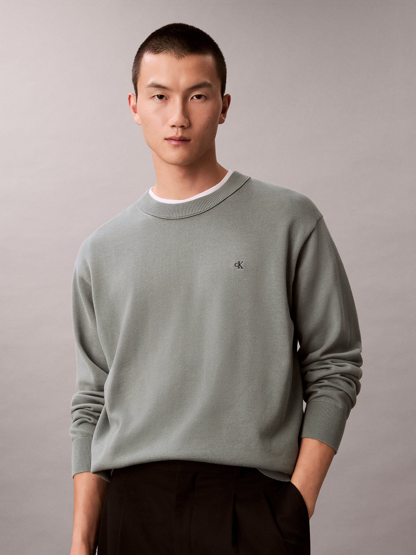 Sweater con cuello redondo